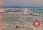 Image aéronef atterrit en Thaïlande, 1967, de la seconde 3 séquences d'archives historiques vidéo 65675038793