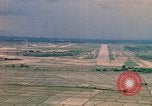 Image aéronef atterrit en Thaïlande, 1967, de la seconde 12 séquences d'archives historiques vidéo 65675038793