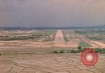 Image aéronef atterrit en Thaïlande, 1967, de la seconde 18 séquences d'archives historiques vidéo 65675038793