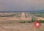 Image aéronef atterrit en Thaïlande, 1967, de la seconde 19 séquences d'archives historiques vidéo 65675038793