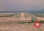 Image aéronef atterrit en Thaïlande, 1967, de la seconde 20 séquences d'archives historiques vidéo 65675038793
