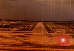 Image aéronef atterrit en Thaïlande, 1967, de la seconde 26 séquences d'archives historiques vidéo 65675038793