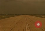 Image aéronef atterrit en Thaïlande, 1967, de la seconde 46 séquences d'archives historiques vidéo 65675038793