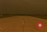 Image aéronef atterrit en Thaïlande, 1967, de la seconde 51 séquences d'archives historiques vidéo 65675038793
