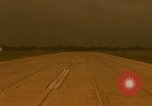 Image aéronef atterrit en Thaïlande, 1967, de la seconde 56 séquences d'archives historiques vidéo 65675038793
