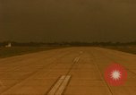 Image aéronef atterrit en Thaïlande, 1967, de la seconde 58 séquences d'archives historiques vidéo 65675038793