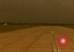 Image aéronef atterrit en Thaïlande, 1967, de la seconde 60 séquences d'archives historiques vidéo 65675038793