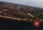 Image aéronef atterrit en Thaïlande, 1967, de la seconde 3 séquences d'archives historiques vidéo 65675038794