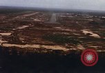 Image aéronef atterrit en Thaïlande, 1967, de la seconde 5 séquences d'archives historiques vidéo 65675038794
