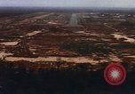 Image aéronef atterrit en Thaïlande, 1967, de la seconde 6 séquences d'archives historiques vidéo 65675038794
