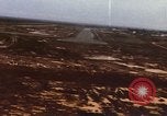 Image aéronef atterrit en Thaïlande, 1967, de la seconde 24 séquences d'archives historiques vidéo 65675038794