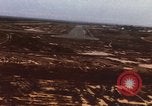 Image aéronef atterrit en Thaïlande, 1967, de la seconde 25 séquences d'archives historiques vidéo 65675038794