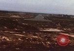 Image aéronef atterrit en Thaïlande, 1967, de la seconde 28 séquences d'archives historiques vidéo 65675038794