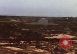 Image aéronef atterrit en Thaïlande, 1967, de la seconde 30 séquences d'archives historiques vidéo 65675038794
