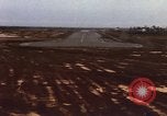 Image aéronef atterrit en Thaïlande, 1967, de la seconde 36 séquences d'archives historiques vidéo 65675038794