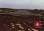 Image aéronef atterrit en Thaïlande, 1967, de la seconde 38 séquences d'archives historiques vidéo 65675038794