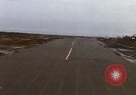 Image aéronef atterrit en Thaïlande, 1967, de la seconde 43 séquences d'archives historiques vidéo 65675038794