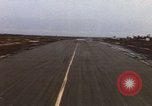 Image aéronef atterrit en Thaïlande, 1967, de la seconde 46 séquences d'archives historiques vidéo 65675038794