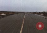 Image aéronef atterrit en Thaïlande, 1967, de la seconde 49 séquences d'archives historiques vidéo 65675038794