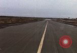 Image aéronef atterrit en Thaïlande, 1967, de la seconde 59 séquences d'archives historiques vidéo 65675038794