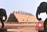 Image chapelle construction Udorn Royal Thai Air Force Base en Thaïlande, 1967, de la seconde 12 séquences d'archives historiques vidéo 65675038801