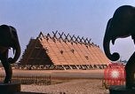 Image chapelle construction Udorn Royal Thai Air Force Base en Thaïlande, 1967, de la seconde 22 séquences d'archives historiques vidéo 65675038801