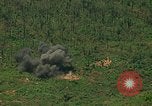 Standbild Bomber T-28 Thailand, 1972, aus Sekunde 29 historischem Filmmaterial Videoclip 65675038806