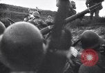 Standbild Japanische Infanterie Waten im seichten Flüssen Hunan China, 1941, aus Sekunde 49 historischem Filmmaterial Videoclip 65675038832