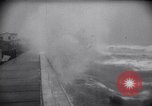 Standbild Wind und Wellen stampfenden Küste Kalifornien, 1940, aus Sekunde 11 historischem Filmmaterial Videoclip 65675038835