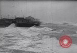 Standbild Wind und Wellen stampfenden Küste Kalifornien, 1940, aus Sekunde 16 historischem Filmmaterial Videoclip 65675038835
