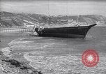 Standbild Wind und Wellen stampfenden Küste Kalifornien, 1940, aus Sekunde 39 historischem Filmmaterial Videoclip 65675038835