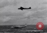 Standbild fliegende Boote Australien, 1934, aus Sekunde 39 historischem Filmmaterial Videoclip 65675038836