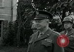 Standbild General Dwight David Eisenhower Etain Frankreich, 1944, aus Sekunde 44 historischem Filmmaterial Videoclip 65675038853