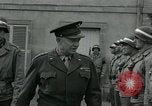 Standbild General Dwight David Eisenhower Etain Frankreich, 1944, aus Sekunde 47 historischem Filmmaterial Videoclip 65675038853