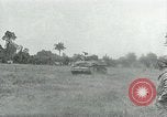 Standbild USA Soldaten Balleroy Frankreich, 1944, aus Sekunde 1 historischem Filmmaterial Videoclip 65675038871