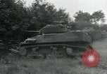 Standbild USA Soldaten Balleroy Frankreich, 1944, aus Sekunde 8 historischem Filmmaterial Videoclip 65675038871