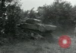 Standbild USA Soldaten Balleroy Frankreich, 1944, aus Sekunde 10 historischem Filmmaterial Videoclip 65675038871