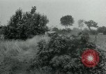 Standbild USA Soldaten Balleroy Frankreich, 1944, aus Sekunde 18 historischem Filmmaterial Videoclip 65675038871