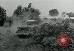 Standbild USA Soldaten Balleroy Frankreich, 1944, aus Sekunde 20 historischem Filmmaterial Videoclip 65675038871