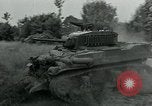 Standbild USA Soldaten Balleroy Frankreich, 1944, aus Sekunde 22 historischem Filmmaterial Videoclip 65675038871