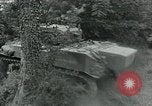 Standbild USA Soldaten Balleroy Frankreich, 1944, aus Sekunde 25 historischem Filmmaterial Videoclip 65675038871
