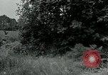 Standbild USA Soldaten Balleroy Frankreich, 1944, aus Sekunde 28 historischem Filmmaterial Videoclip 65675038871