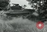 Standbild USA Soldaten Balleroy Frankreich, 1944, aus Sekunde 31 historischem Filmmaterial Videoclip 65675038871