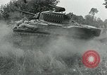 Standbild USA Soldaten Balleroy Frankreich, 1944, aus Sekunde 32 historischem Filmmaterial Videoclip 65675038871