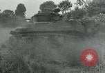 Standbild USA Soldaten Balleroy Frankreich, 1944, aus Sekunde 37 historischem Filmmaterial Videoclip 65675038871