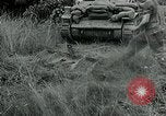 Standbild USA Soldaten Balleroy Frankreich, 1944, aus Sekunde 39 historischem Filmmaterial Videoclip 65675038871