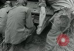 Standbild USA Soldaten Balleroy Frankreich, 1944, aus Sekunde 54 historischem Filmmaterial Videoclip 65675038871