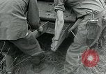 Standbild USA Soldaten Balleroy Frankreich, 1944, aus Sekunde 55 historischem Filmmaterial Videoclip 65675038871