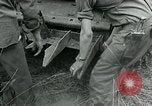 Standbild USA Soldaten Balleroy Frankreich, 1944, aus Sekunde 57 historischem Filmmaterial Videoclip 65675038871