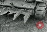 Standbild USA Soldaten Balleroy Frankreich, 1944, aus Sekunde 59 historischem Filmmaterial Videoclip 65675038871